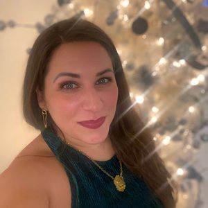 Meet your Posher, Amelia